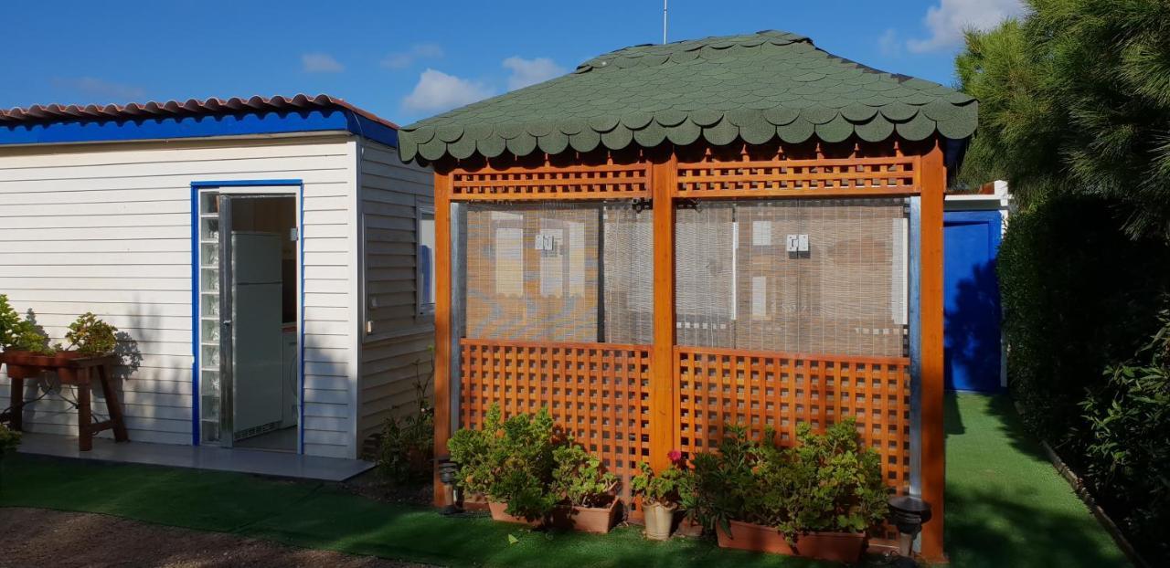 En Finca Las Dunas Dos Chalets Con Jacuzzis En Primera Linea De Playa , Uno De 4 Dormitorios Y Otro De 2 Dormitorios, Llama Al Seiscientos Veintisiete Cuatrocientos Diecisiete Trescientos Noventa Y Ocho 罗塔 外观 照片