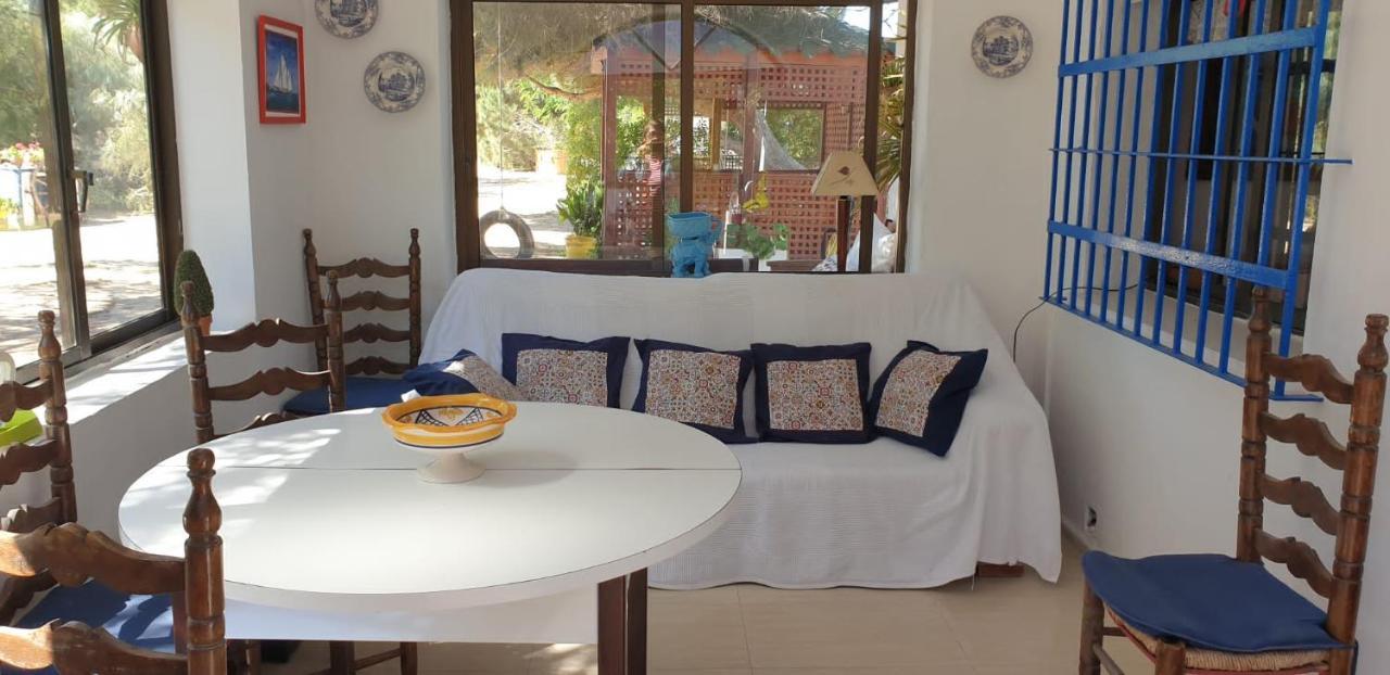 En Finca Las Dunas Dos Chalets Con Jacuzzis En Primera Linea De Playa , Uno De 4 Dormitorios Y Otro De 2 Dormitorios, Llama Al Seiscientos Veintisiete Cuatrocientos Diecisiete Trescientos Noventa Y Ocho 罗塔 外观 照片