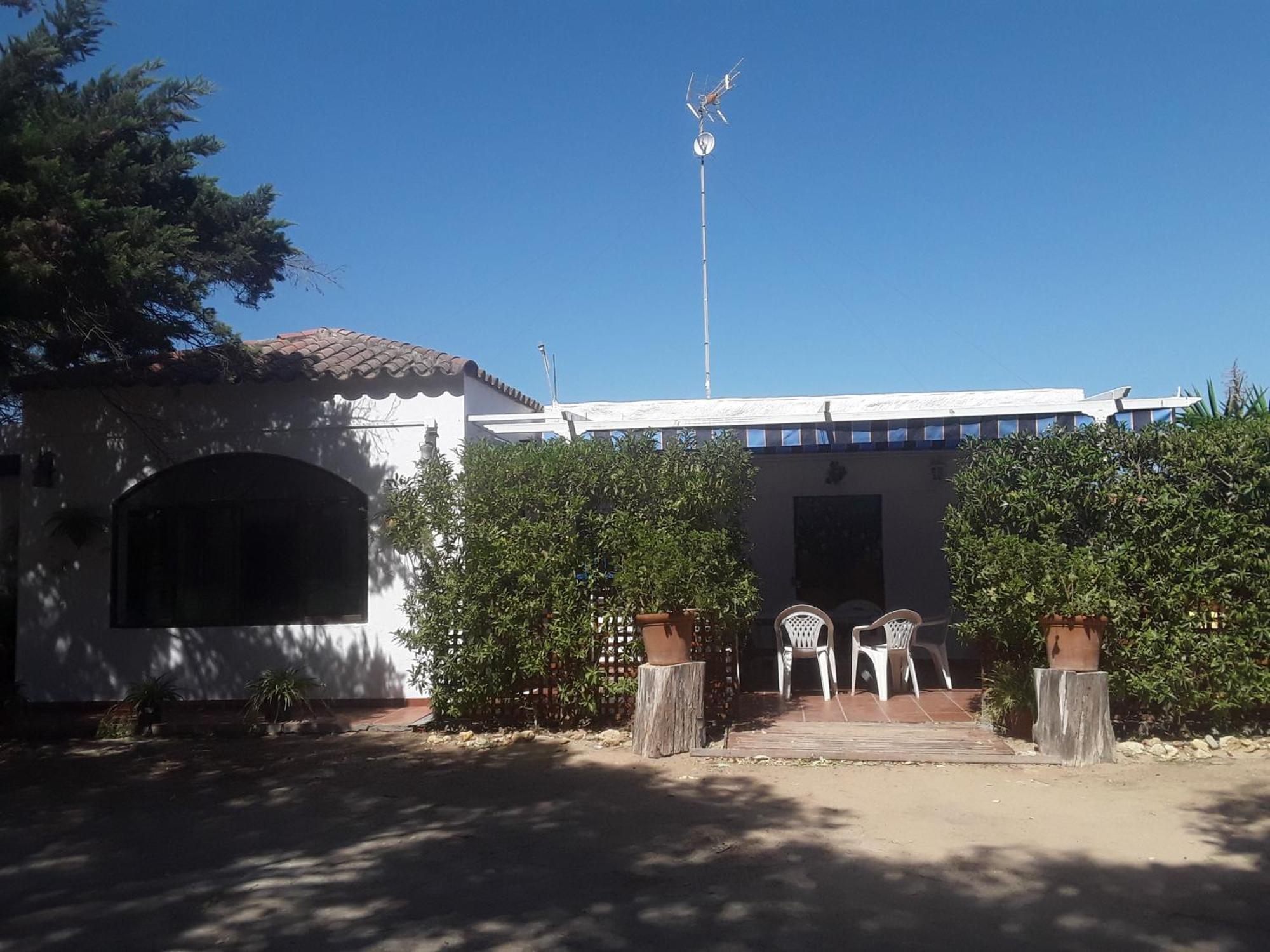 En Finca Las Dunas Dos Chalets Con Jacuzzis En Primera Linea De Playa , Uno De 4 Dormitorios Y Otro De 2 Dormitorios, Llama Al Seiscientos Veintisiete Cuatrocientos Diecisiete Trescientos Noventa Y Ocho 罗塔 外观 照片
