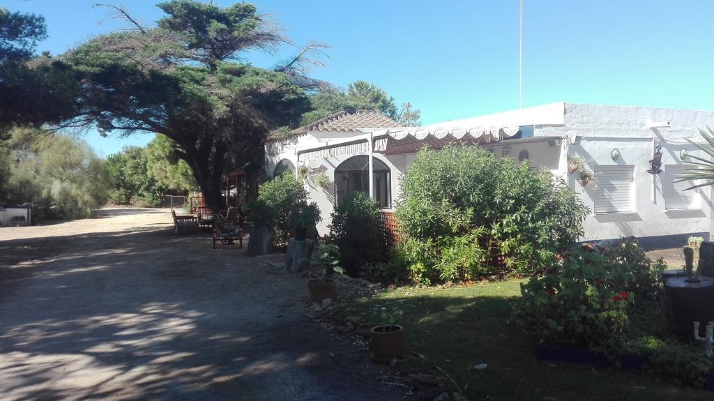 En Finca Las Dunas Dos Chalets Con Jacuzzis En Primera Linea De Playa , Uno De 4 Dormitorios Y Otro De 2 Dormitorios, Llama Al Seiscientos Veintisiete Cuatrocientos Diecisiete Trescientos Noventa Y Ocho 罗塔 外观 照片