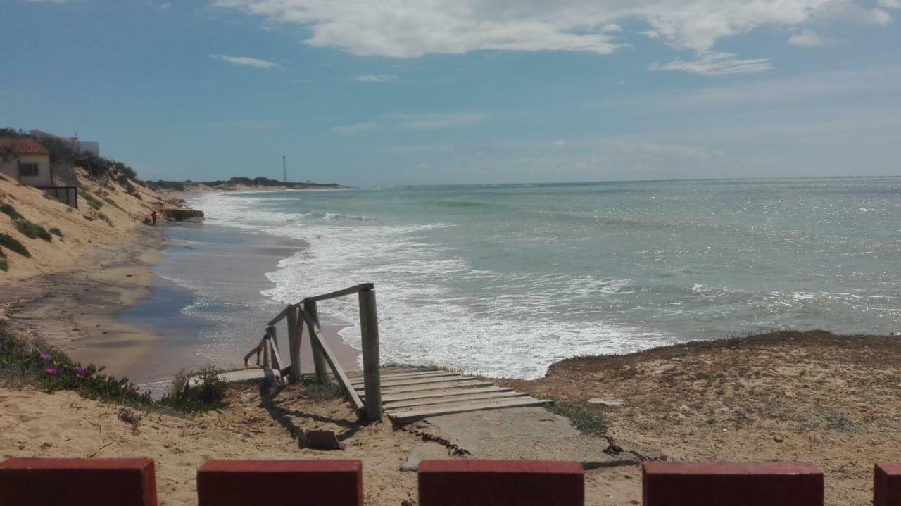 En Finca Las Dunas Dos Chalets Con Jacuzzis En Primera Linea De Playa , Uno De 4 Dormitorios Y Otro De 2 Dormitorios, Llama Al Seiscientos Veintisiete Cuatrocientos Diecisiete Trescientos Noventa Y Ocho 罗塔 外观 照片